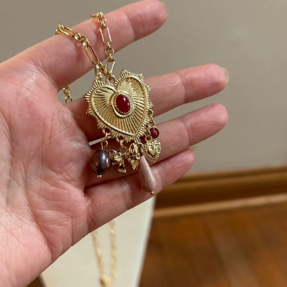 Francescas Collections heart pendant
